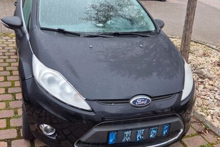 Ford Fiesta 165.000 km 2.700 € Drei Gleichen 99869