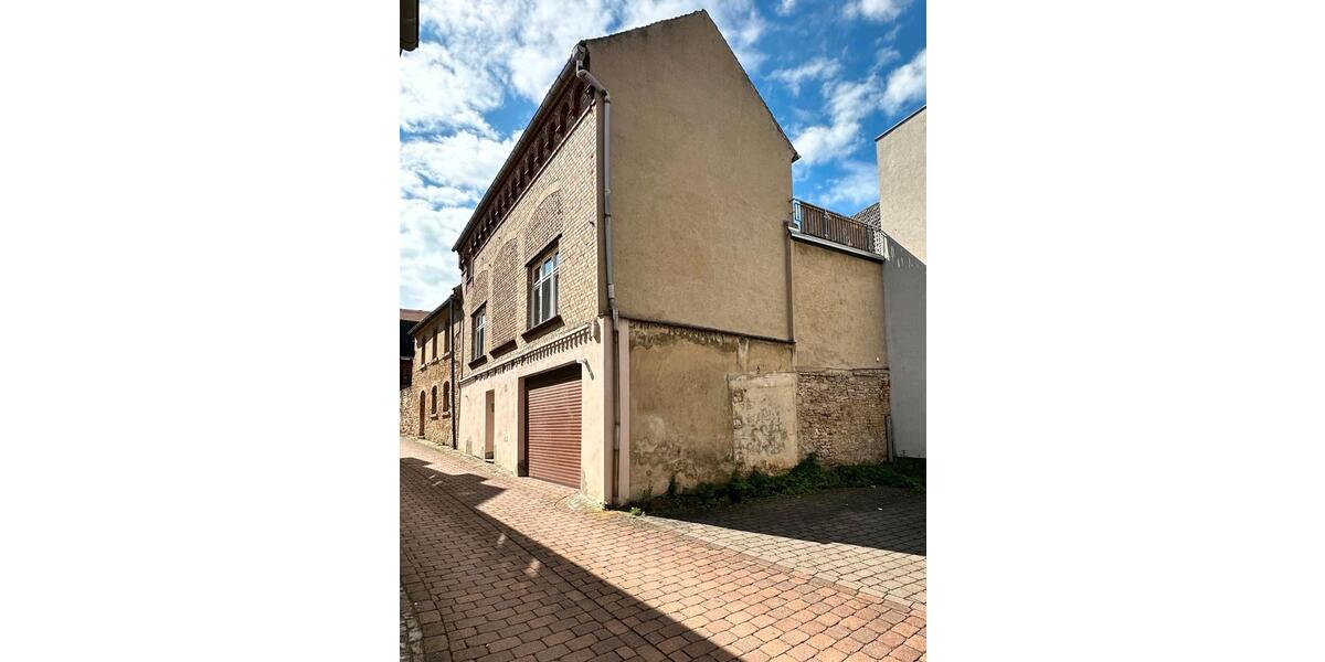 Einfamilienhaus Querfurt - 12 Zimmer, 221 m&sup2;, 200.000&euro; | Angebot:26971210