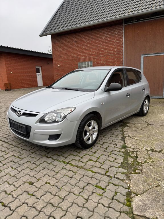i30