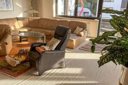 Großzügige 3-Zimmer-Wohnung mit zwei Balkonen und ein Tiefgaragenstellplatz 3 zimmer