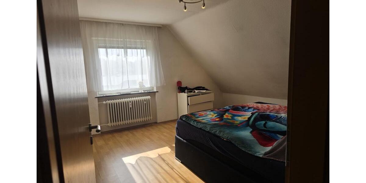 Dachgeschoßwohnung Baumholder - 3 Zimmer, 96 m&sup2;, 700&euro; | Angebot:25379185