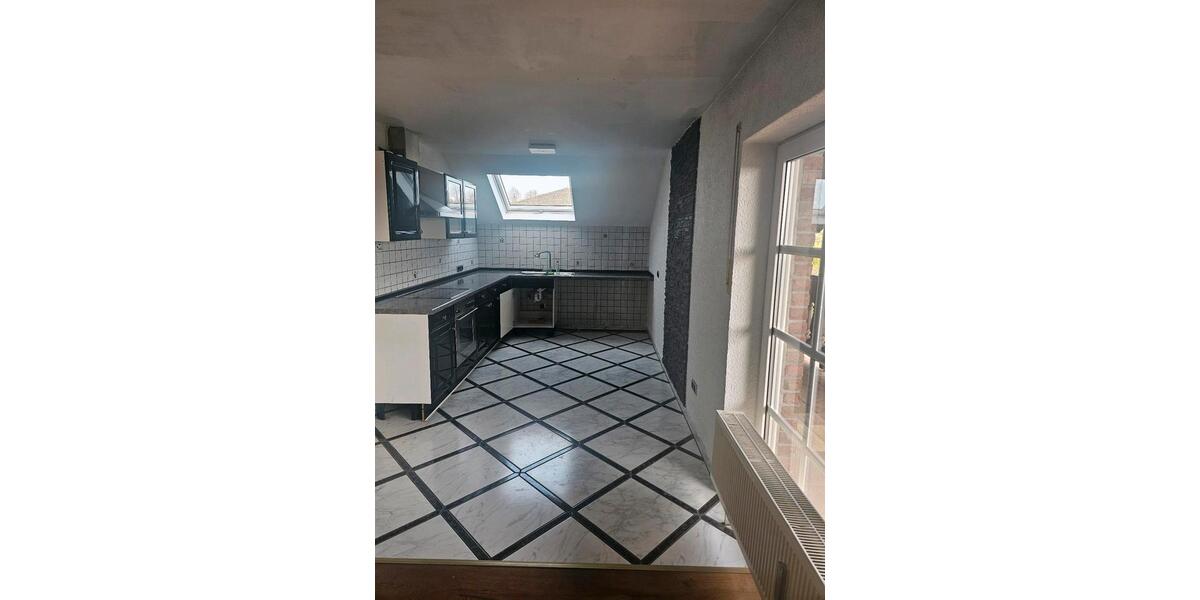 Dachgeschoßwohnung Hennef (Sieg) - 2 Zimmer, 85 m&sup2;, 980&euro; | Angebot:25410222