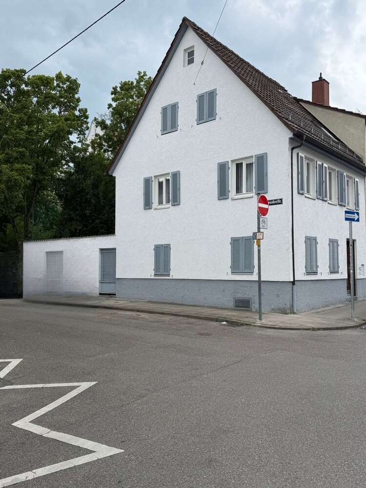 Haus zum Kaufen in Stuttgart 389.000 € 110 m²