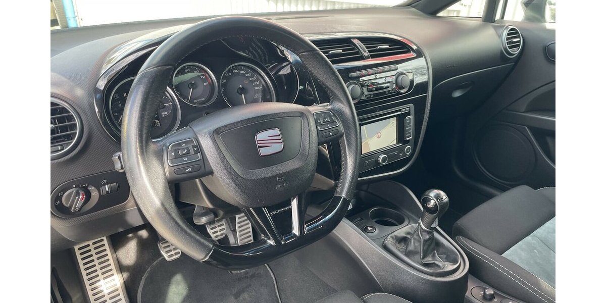 Seat Leon Cupra R LIMITED (178 of 200) WTCC CHAMPION 131.000 km 13.750 &euro; Altdorf 84032