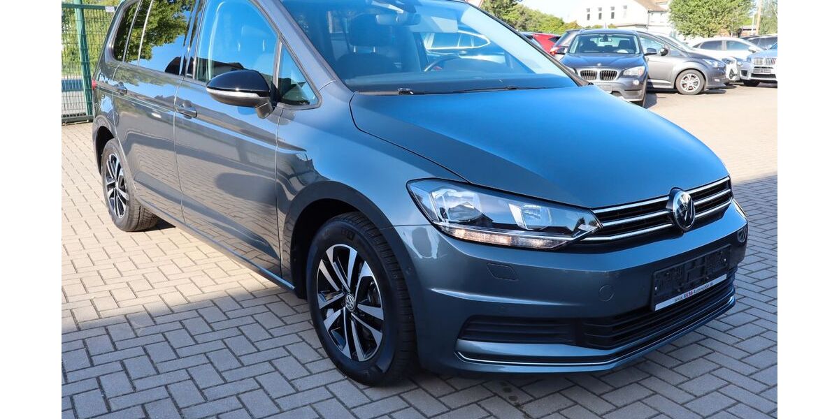 VW Touran 115.100 km 17.990 &euro; Kretzschau 06712