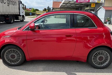 Fiat 500e 49.000 km 19.100 &euro; Tacherting 83342