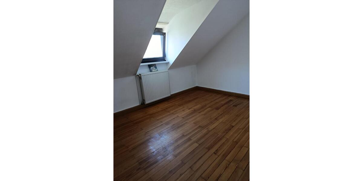 Dachgeschoßwohnung Saarlouis - 4 Zimmer, 65 m&sup2;, 470&euro; | Angebot:26449157