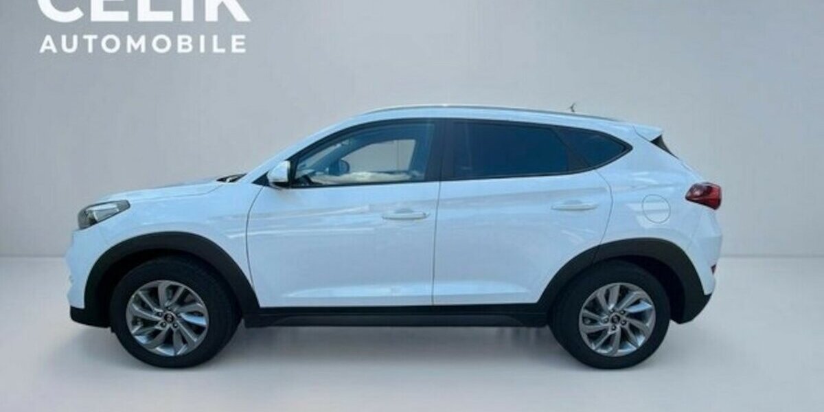 Hyundai Tucson blue 2WD 1. Hand 120.000 km 12.890 &euro; Neckarsulm 74172
