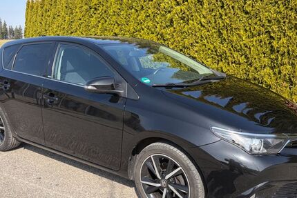 Toyota Auris 108.000 km 10.500 &euro; Inning am Holz 84416
