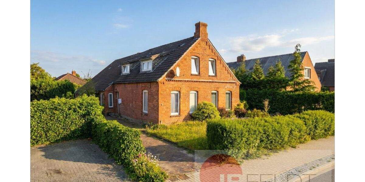 Wohnhaus + Garage | 3 Wohnungen für Familie, WG, WohnenArbeit, Vermietung oder Umbau in großes EFH 9 zimmer