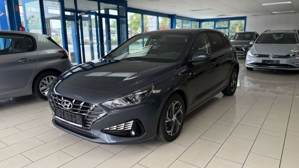 i30