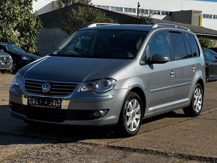 VW Touran 228.000 km 4.799 € Greppin 06803