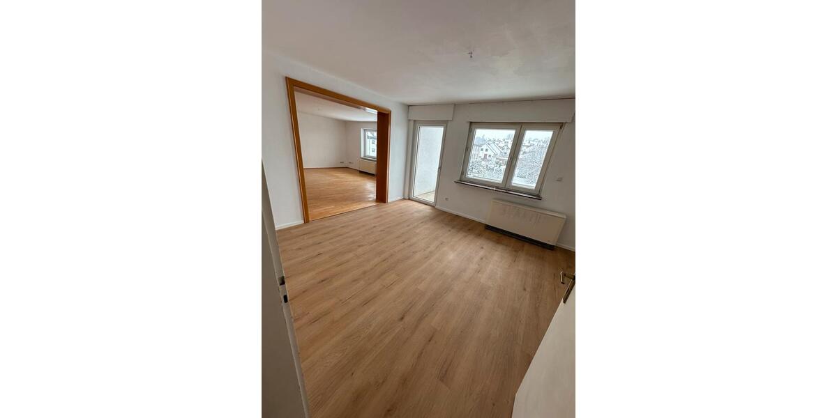 Etagenwohnung Vellmar - 6 Zimmer, 130 m&sup2;, 1.000&euro; | Angebot:24788512