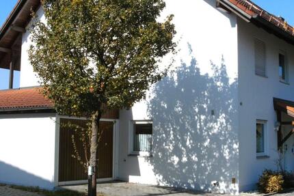 Haus Burghausen - 9 Zimmer, 152 m&sup2;, 1.900&euro; | Angebot:26403435