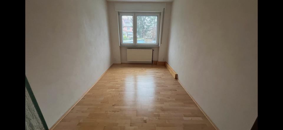 Erdgeschoßwohnung Frankfurt am Main Ost - 4 Zimmer, 75 m&sup2;, 1.050&euro; | Angebot:26287918