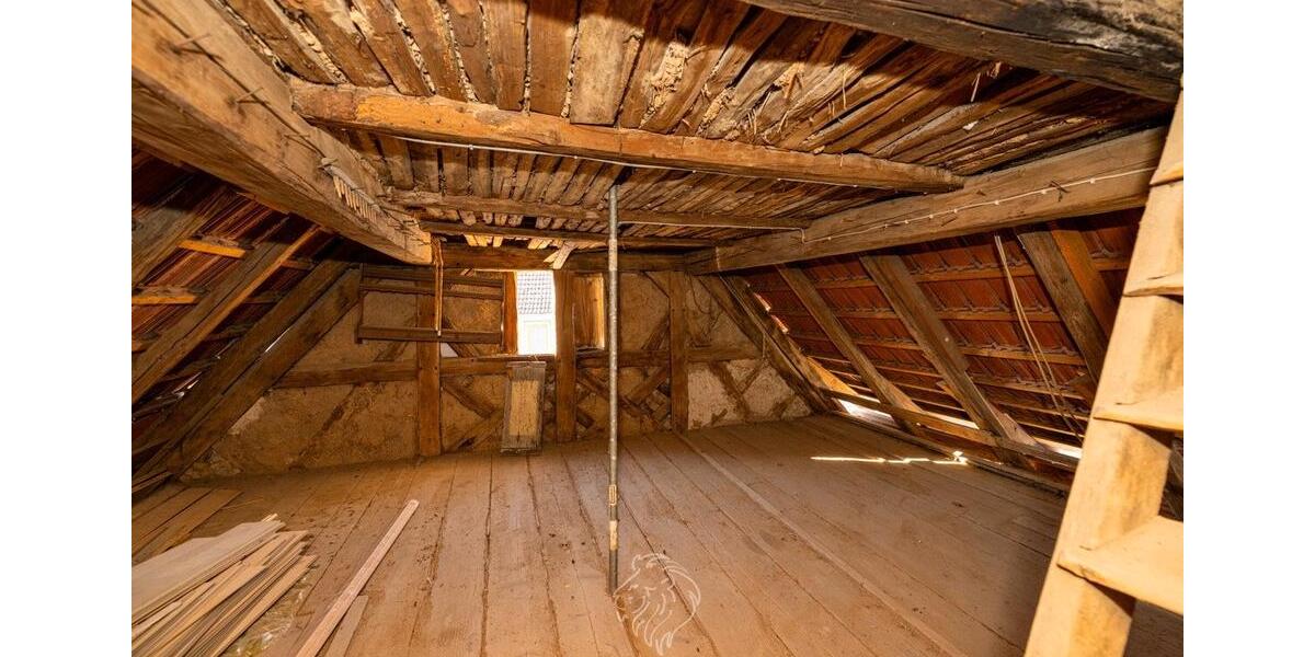 Einfamilienhaus Bad Königshofen im Grabfeld - 7 Zimmer, 140 m&sup2;, 158.000&euro; | Angebot:26038920