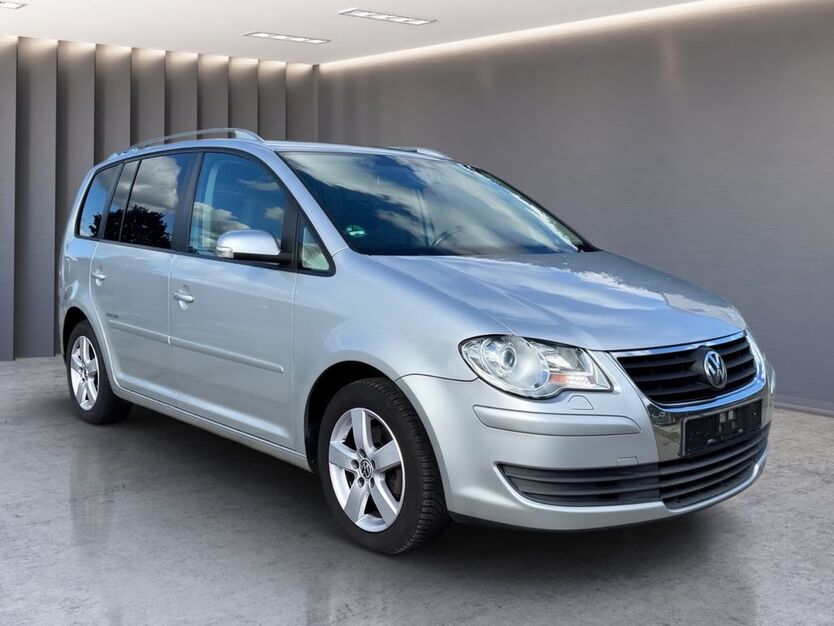 VW Touran 148.000 km 8.900 € Dresden 01108