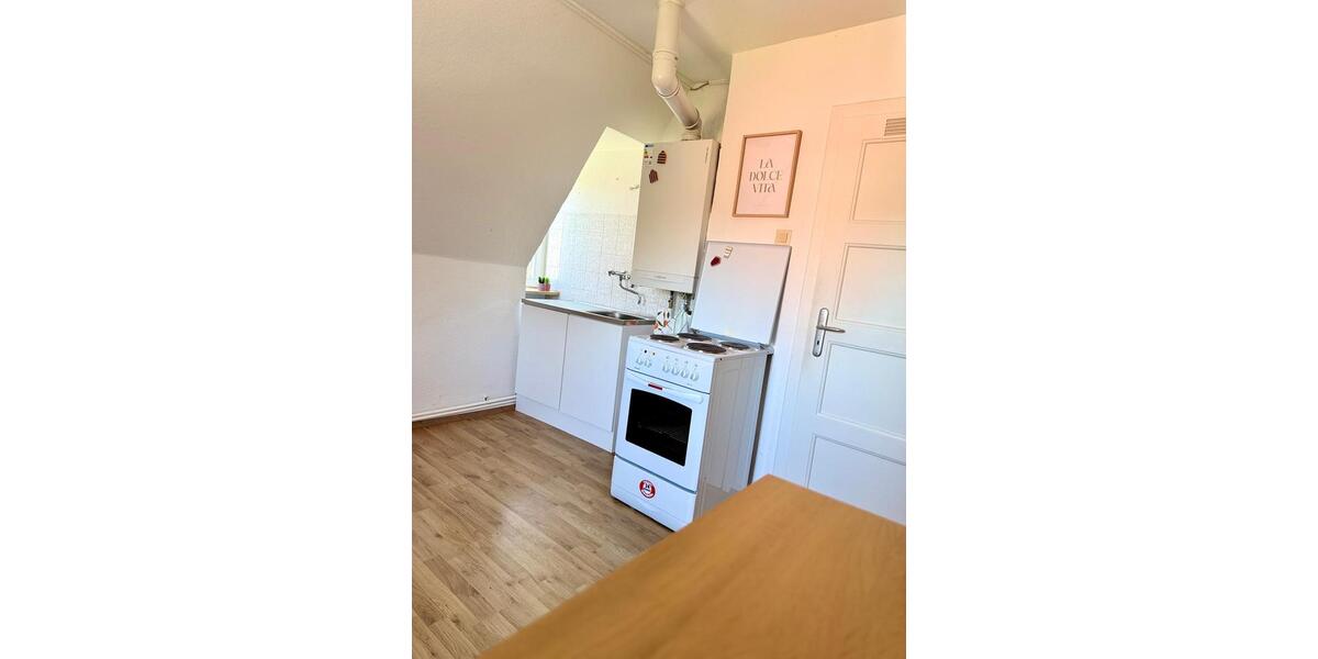 Dachgeschoßwohnung Wilhelmshaven Fedderwardergroden - 2 Zimmer, 32 m&sup2;, 400&euro; | Angebot:25843354