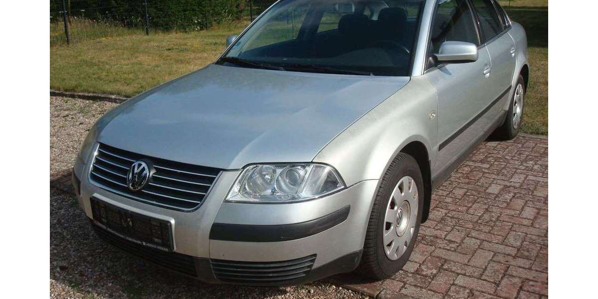 VW Passat 215.000 km 900 &euro; Schenkendöbern 03172