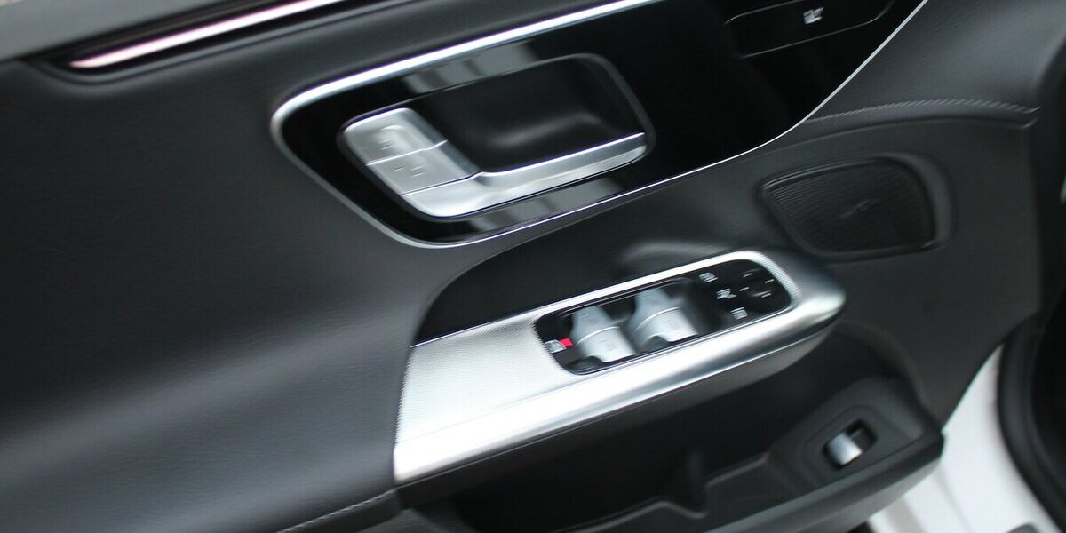 Mercedes-Benz EQE 300 Mercedes Garantie bis 2031 12.000 km 47.400 &euro; Badem 54657