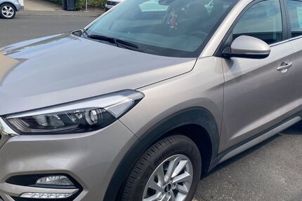 Hyundai TUCSON 35.100 km 15.400 &euro; Niederkassel 53859