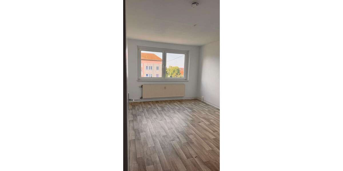 Etagenwohnung Mücheln - 4 Zimmer, 69 m&sup2;, 266&euro; | Angebot:27087482
