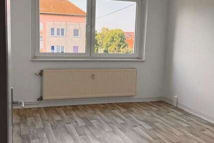 Wohnung Mücheln - 4 Zimmer, 69 m&sup2;, 266&euro; | Angebot:27087482