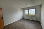 Etagenwohnung Zwickau Neuplanitz - 4 Zimmer, 75 m&sup2;, 450&euro; | Angebot:26643750