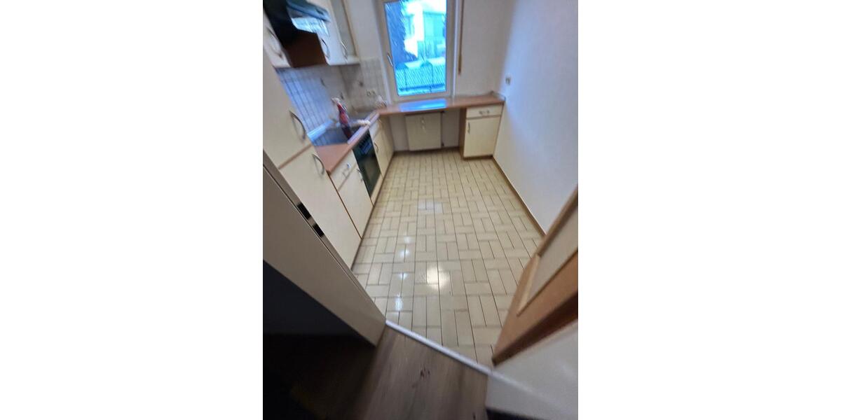 Frisch renoviert und viel Ruhe! 2 Zimmer Wohnung mit EBK und Balkon 2 zimmer