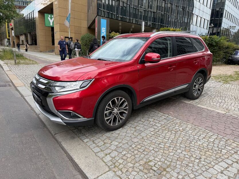 Mitsubishi Outlander 141.000 km 10.499 € Berlin 10553