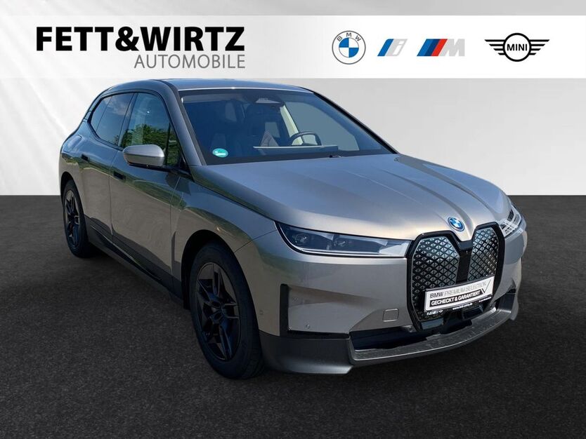 BMW iX 6.400 km 69.990 € Geldern 47608