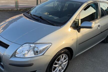 Toyota Auris 102.000 km 5.499 &euro; Bielefeld 33607