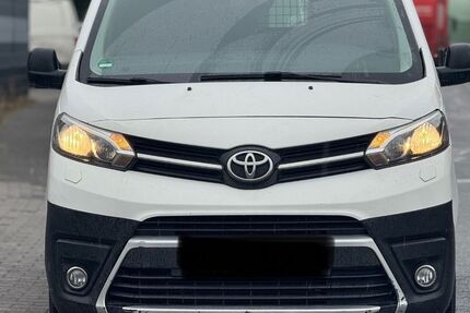 Toyota Proace (Verso) 142.000 km 9.450 &euro; Dieburg 64807