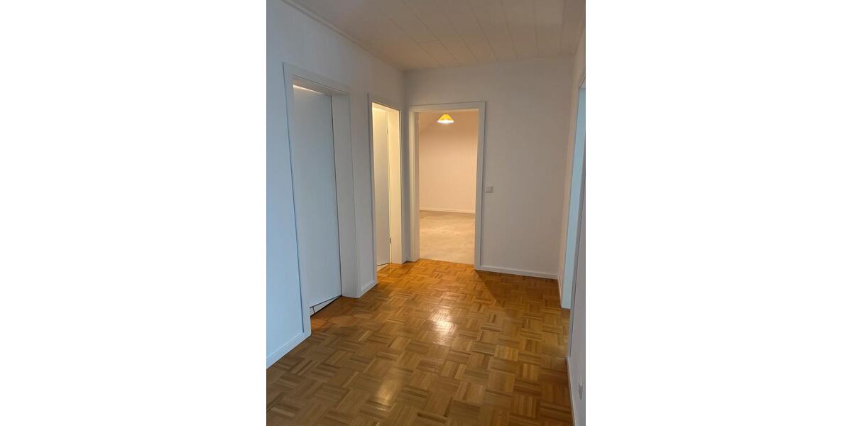 Dachgeschoßwohnung Erwitte - 4 Zimmer, 117 m&sup2;, 1.095&euro; | Angebot:24994339