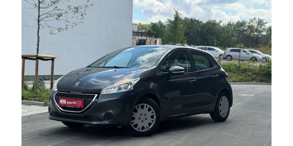 Peugeot 208 92.833 km 5.000 &euro; Essen 45145