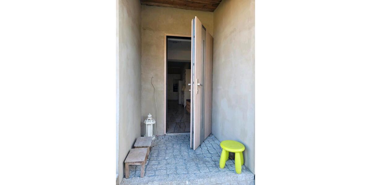 Wohnheinheit im Haus... WG, Familien und Handwerker 4 zimmer