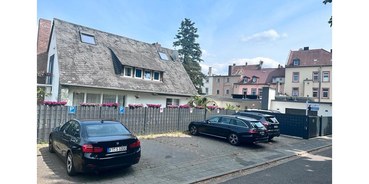 Investorenpaket: Zweifamilienhaus auf ruhigen Grundstück 8 zimmer
