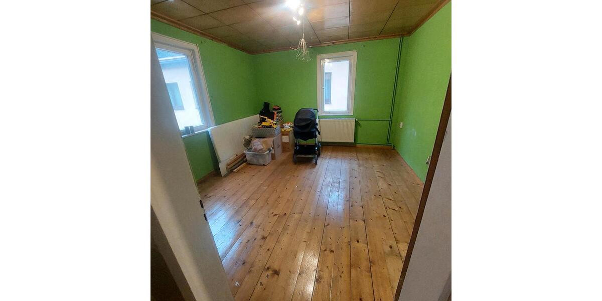 Einfamilienhaus Steinbach-Hallenberg Hallenberg - 9 Zimmer, 140 m&sup2;, 80.000&euro; | Angebot:26398498