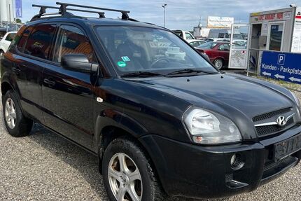 Hyundai TUCSON 110.000 km 2.999 € München 81829