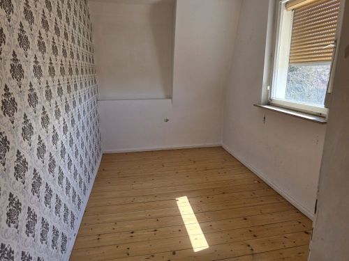 Charmantes Einfamilienhaus mit Garten und Garage in 97464 Niederwerrn Schweinfurt (ID 10547) 6 zimmer