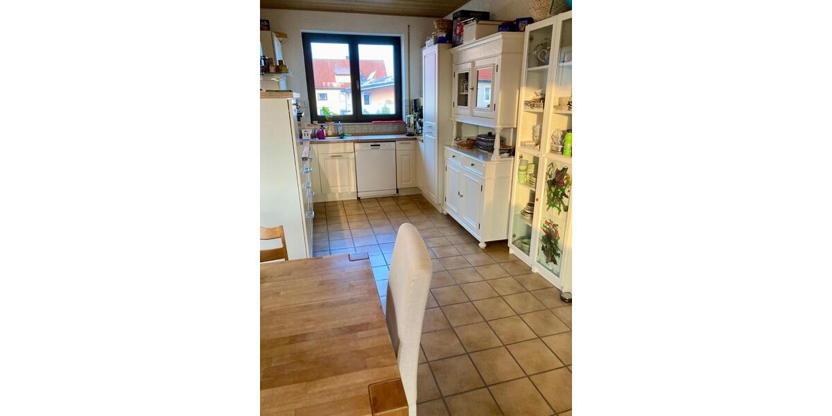 Etagenwohnung Hallstadt - 5 Zimmer, 120 m&sup2;, 1.150&euro; | Angebot:26130537
