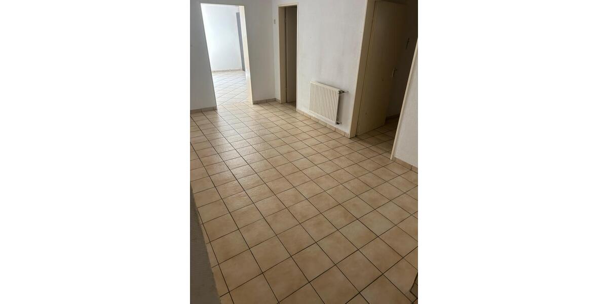 Einfamilienhaus Bergen - 11 Zimmer, 200 m&sup2;, 1.700&euro; | Angebot:26401984