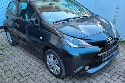 Toyota Aygo (X) 64.002 km 7.100 € Isseroda 99428