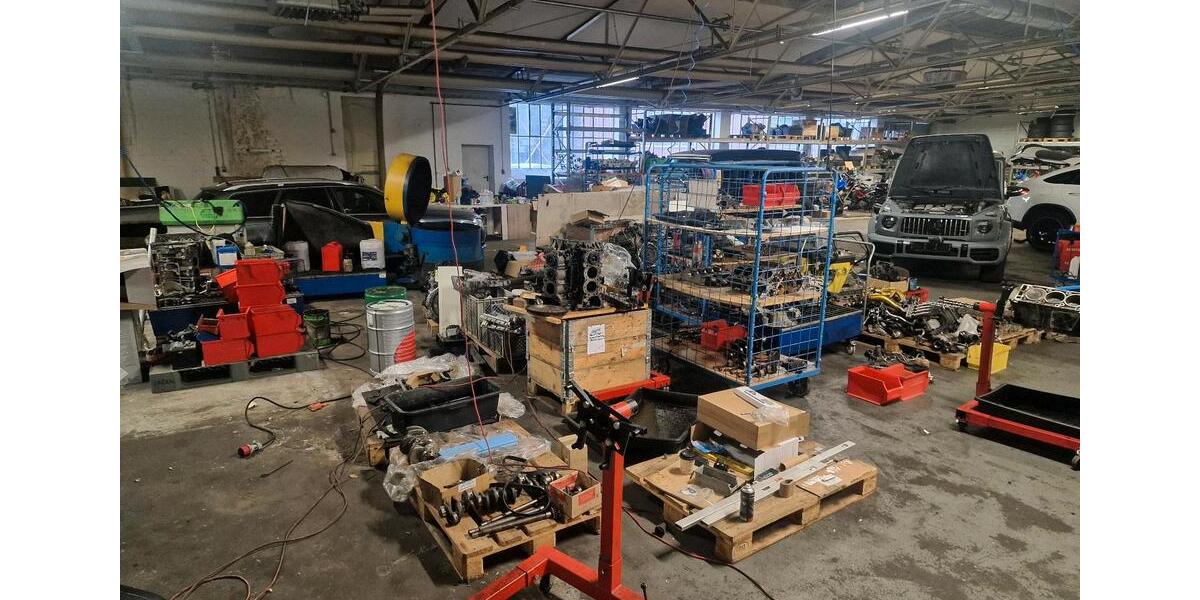 KFZ Werkstatt zu vermieten Voll ausgestattet 4x Nussb. Hebebühnen zimmer