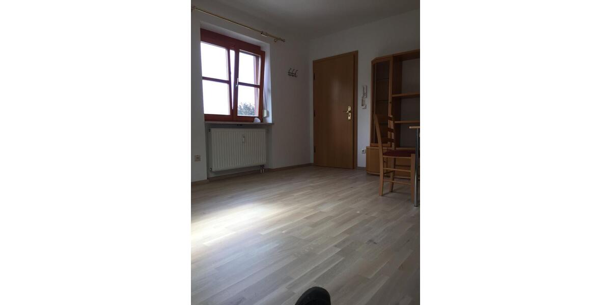 Dachgeschoßwohnung München Schwabing-Freimann - 1 Zimmer, 20 m&sup2;, 600&euro; | Angebot:26635814