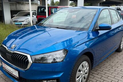Skoda Fabia 142.600 km 10.900 &euro; München 81825