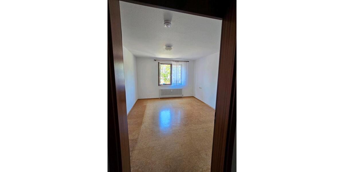 Etagenwohnung Bad Mergentheim - 3 Zimmer, 82 m&sup2;, 200.000&euro; | Angebot:27120849
