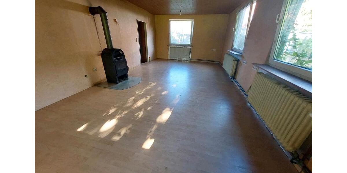 Einfamilienhaus Zetel - 11 Zimmer, 200 m&sup2;, 75.000&euro; | Angebot:26221088