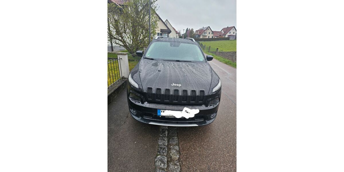 Jeep Cherokee 140.000 km 12.750 &euro; Buttenwiesen 86647
