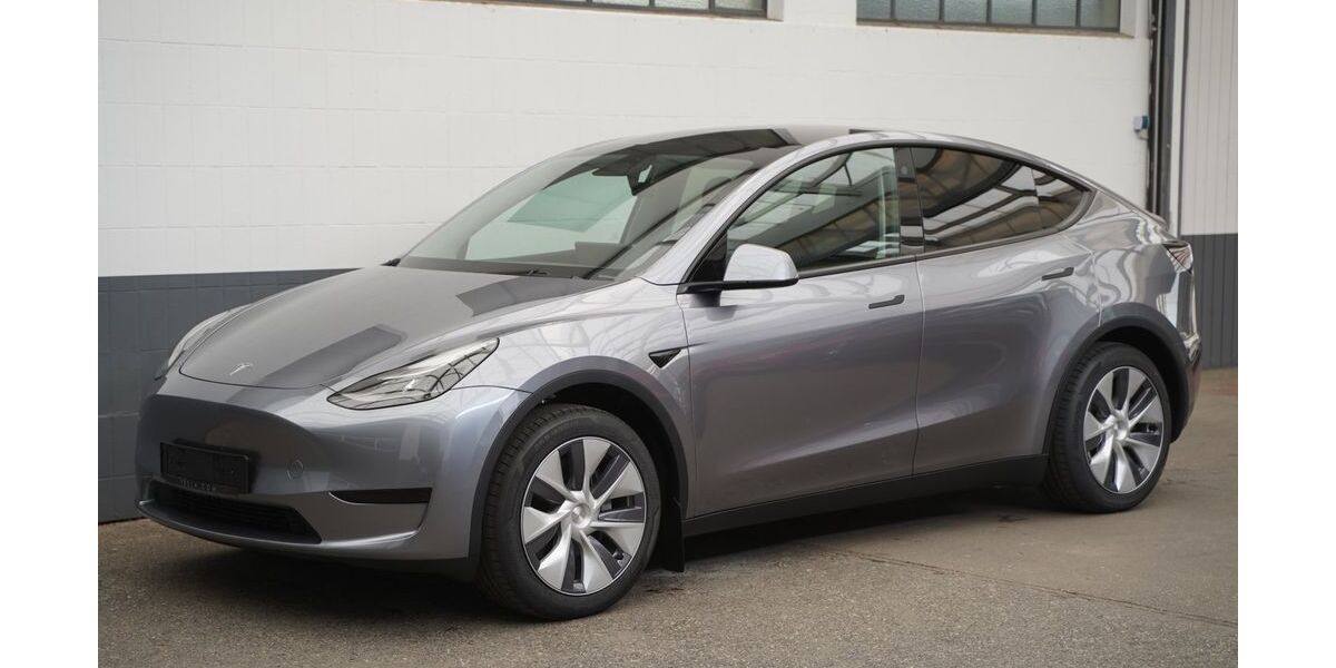 Tesla Model Y 32.269 km 38.950 &euro; Mönchengladbach 41236